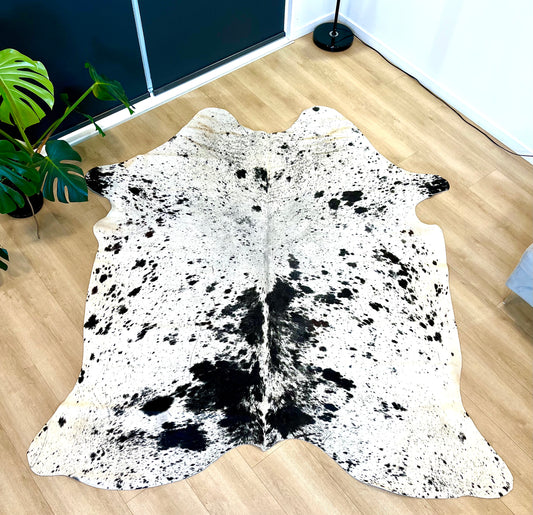 PREMIUM COWHIDE RUG - 0925