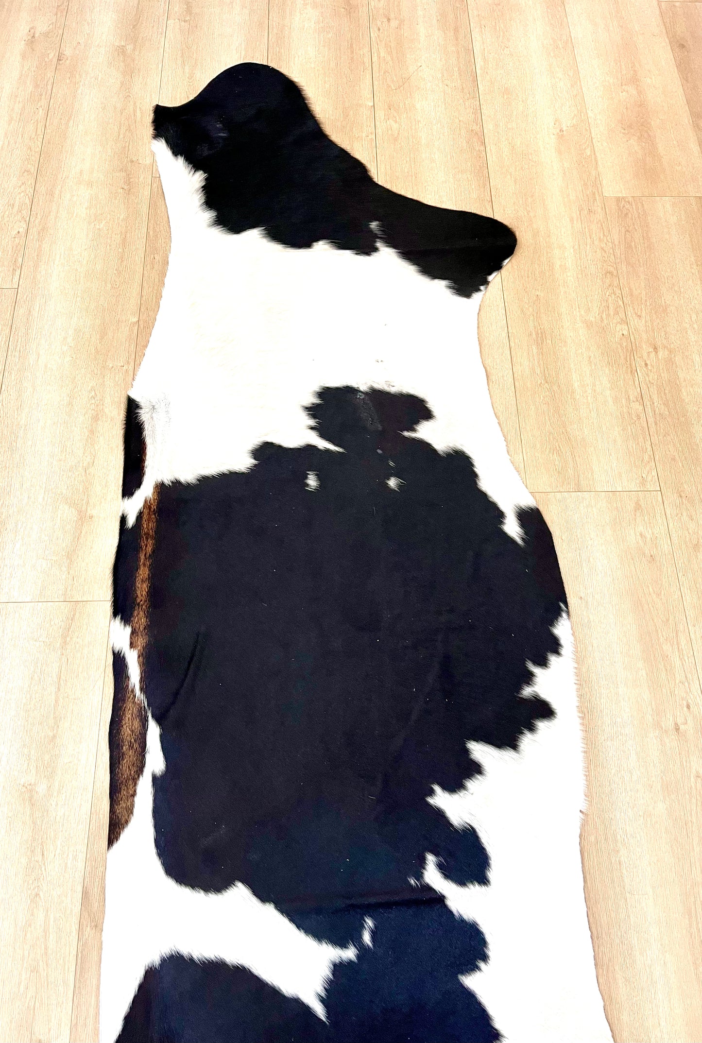 HALF COWHIDE - BLACK WHITE - HC02