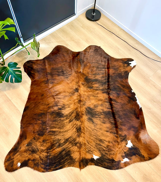 GREAT VALUE COWHIDE RUG - M1525