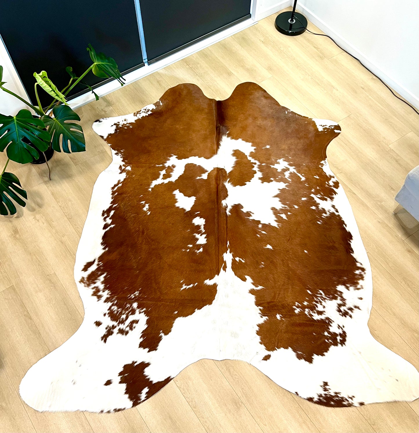 PREMIUM COWHIDE RUG - 0525