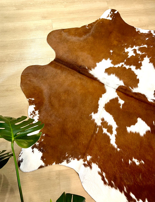 PREMIUM COWHIDE RUG - 0525
