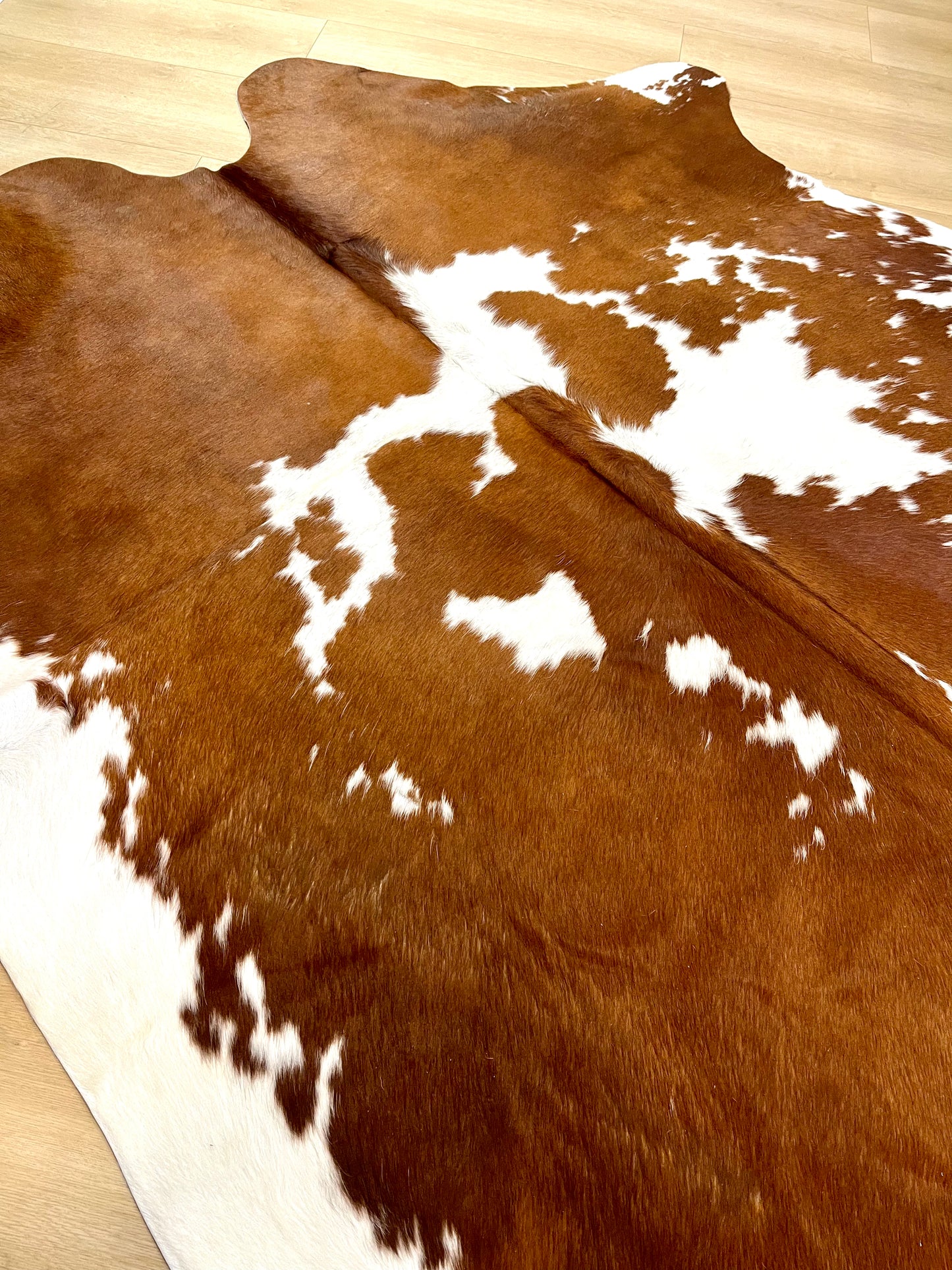 PREMIUM COWHIDE RUG - 0525