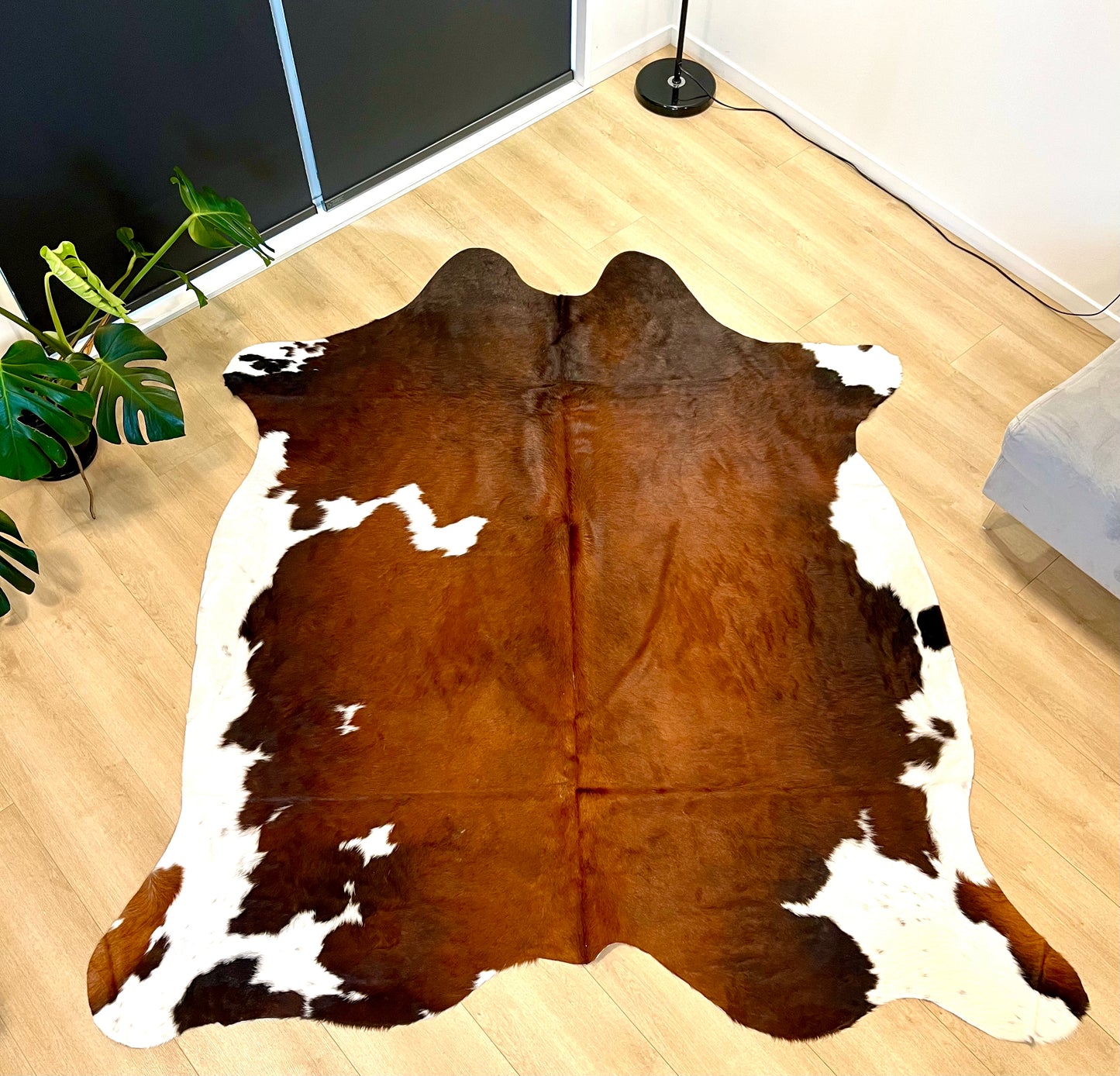 PREMIUM COWHIDE RUG - 0325