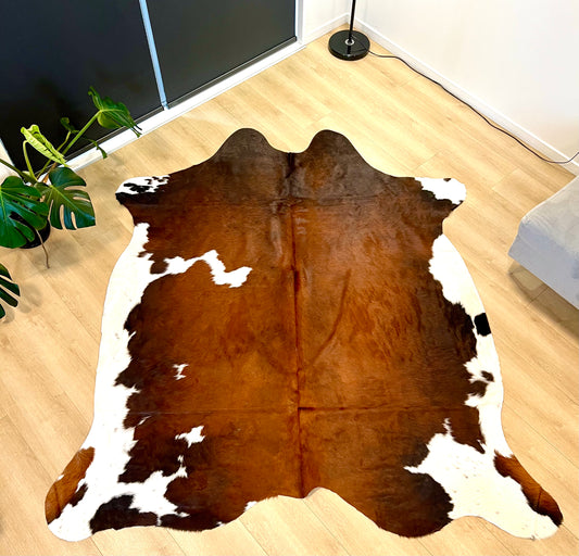 PREMIUM COWHIDE RUG - 0325