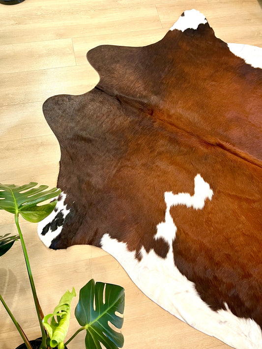 PREMIUM COWHIDE RUG - 0325