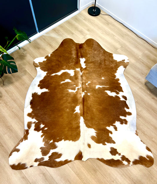 PREMIUM COWHIDE RUG - 0125