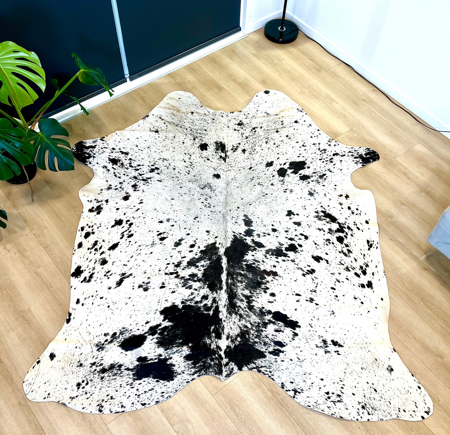 PREMIUM COWHIDE RUG - 0925