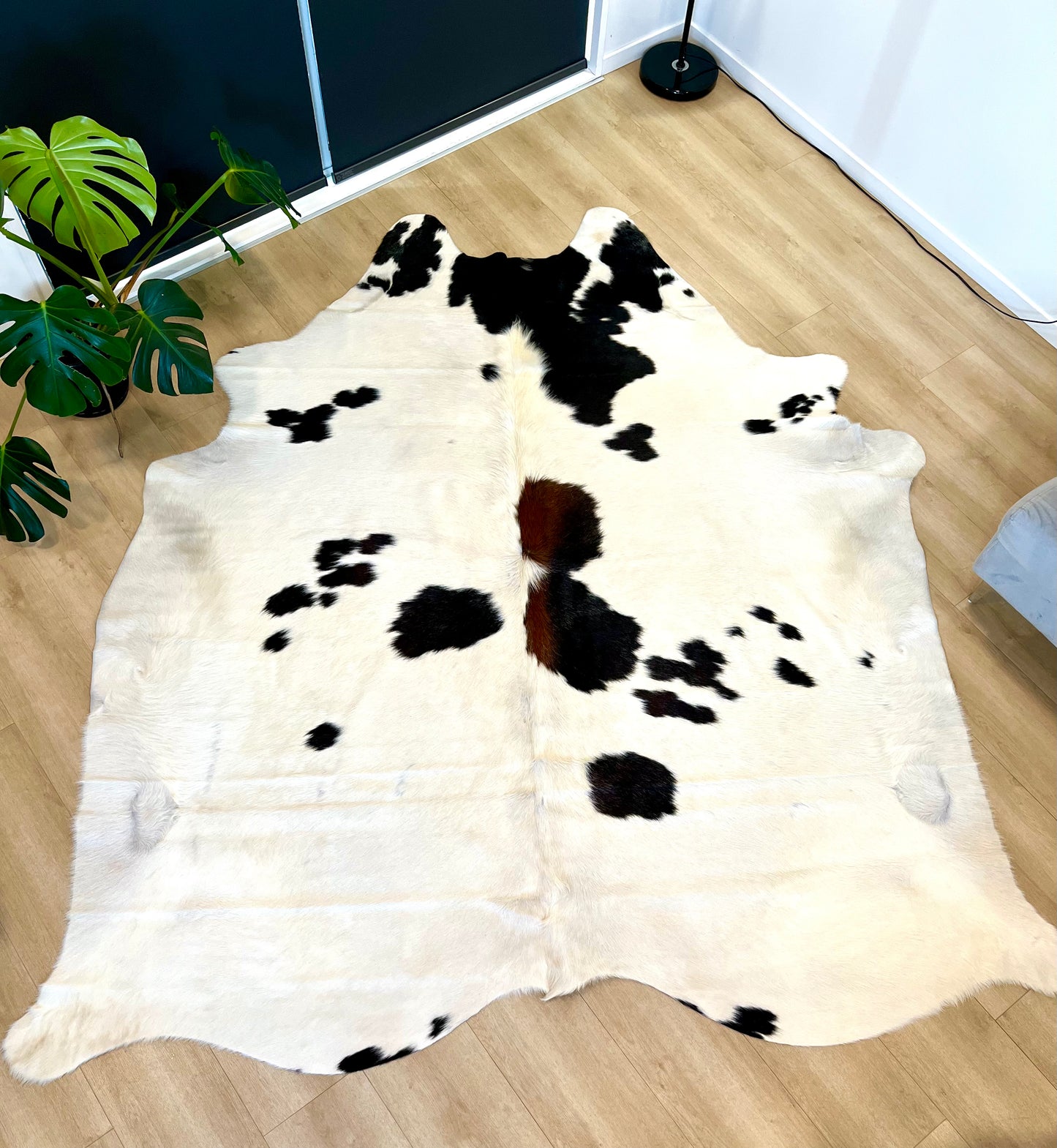 PREMIUM COWHIDE RUG - 1125