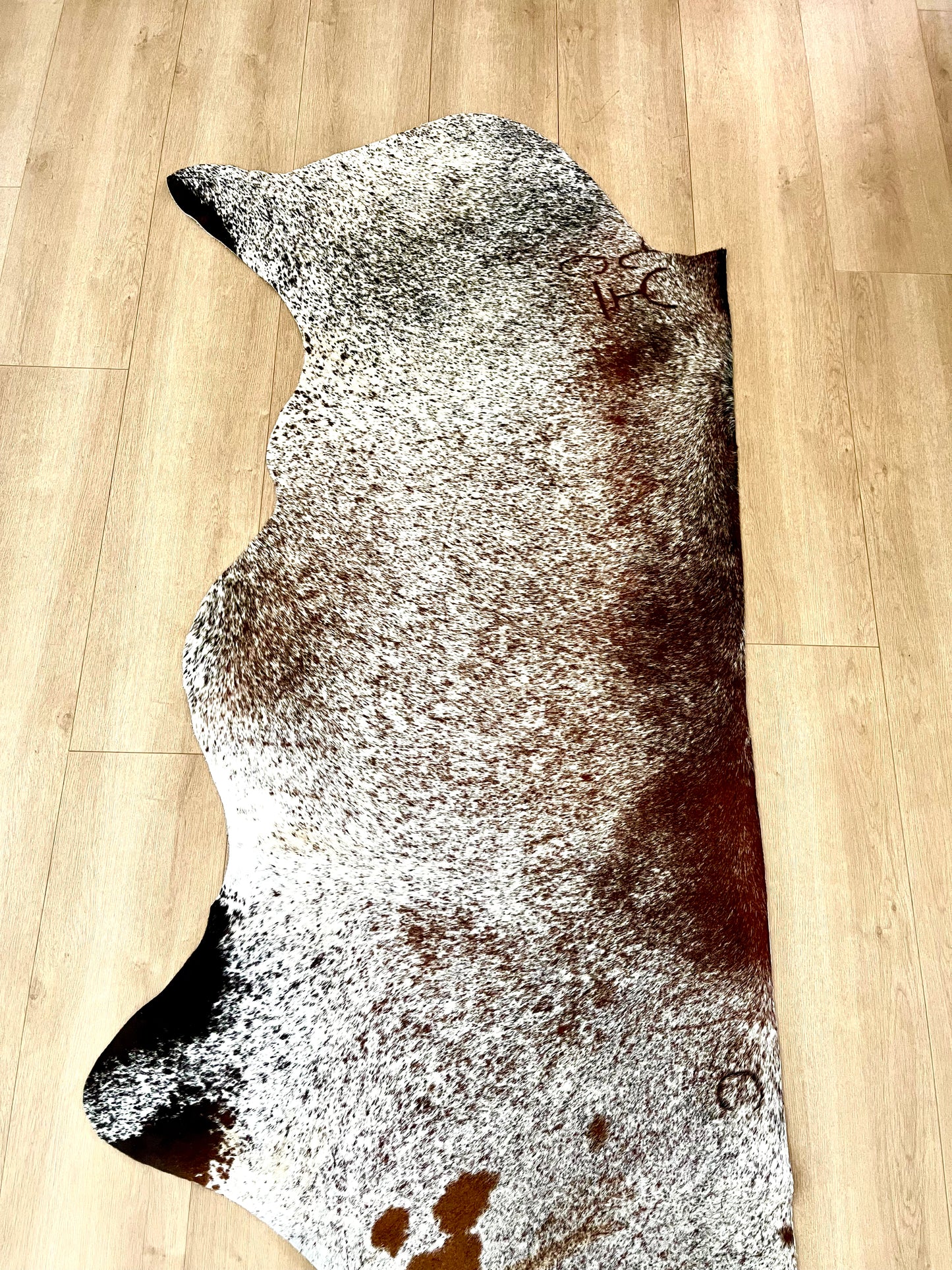 HALF COWHIDE - SALT&PEPPER - HC05